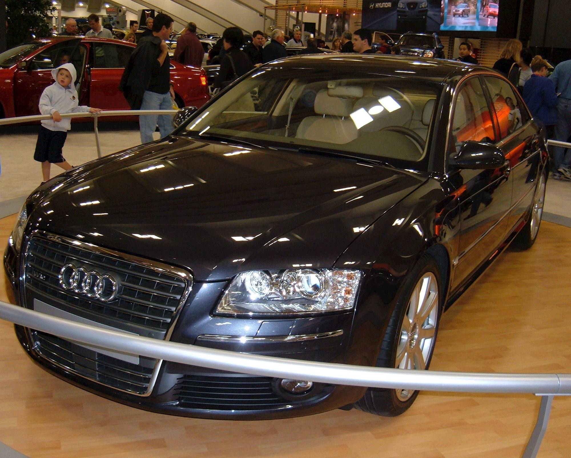 2005 Audi A8 L 4-Door Sedan 4.2L quattro LWB Automatic