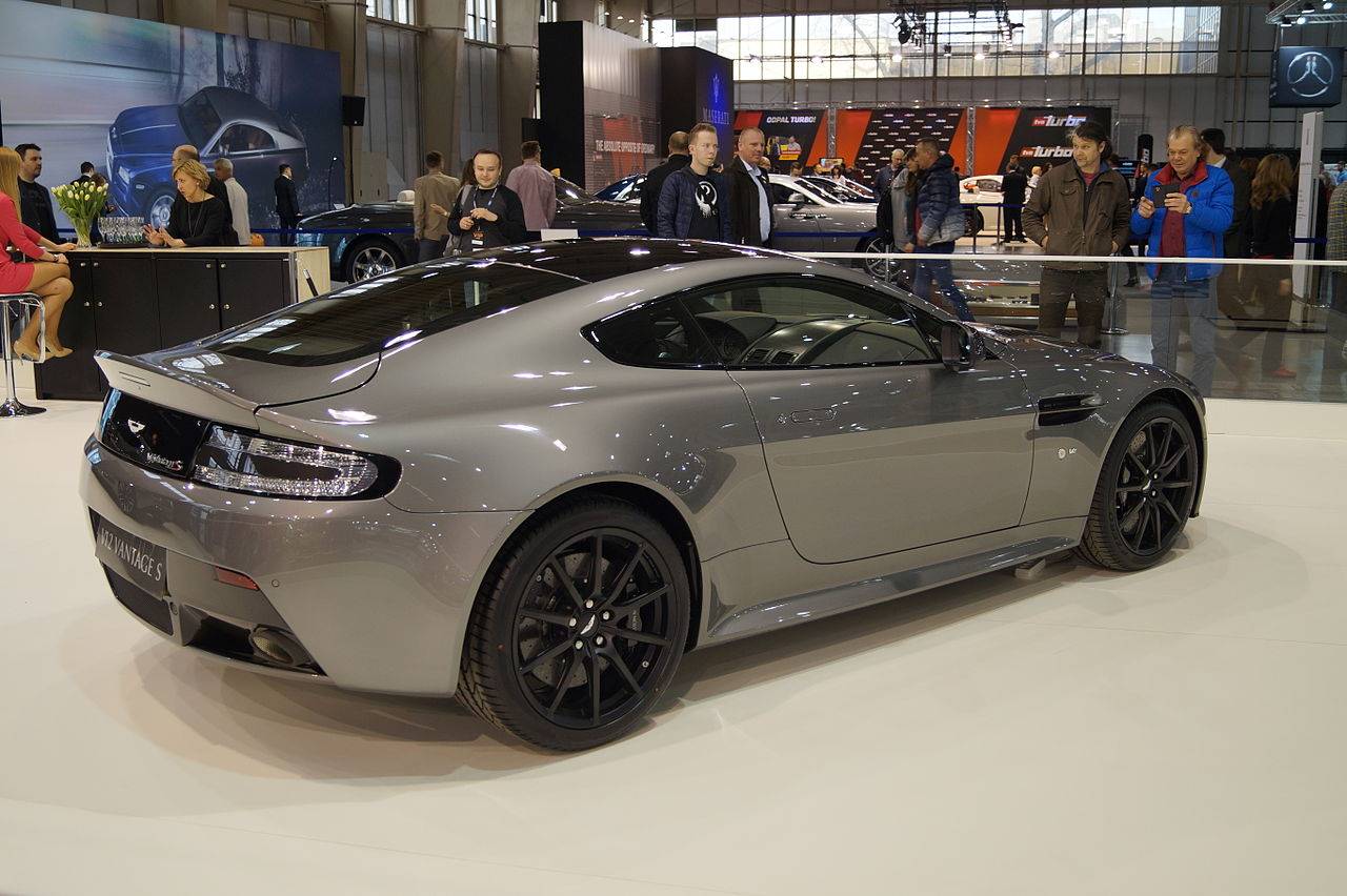 2015 Aston Martin V12 Vantage 2