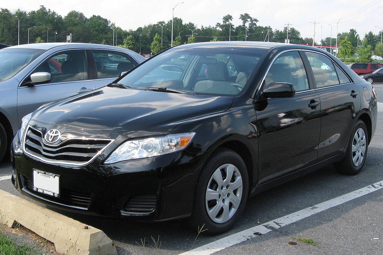 2010 Toyota Camry XLE 4dr Sedan 6-spd sequential shift ...