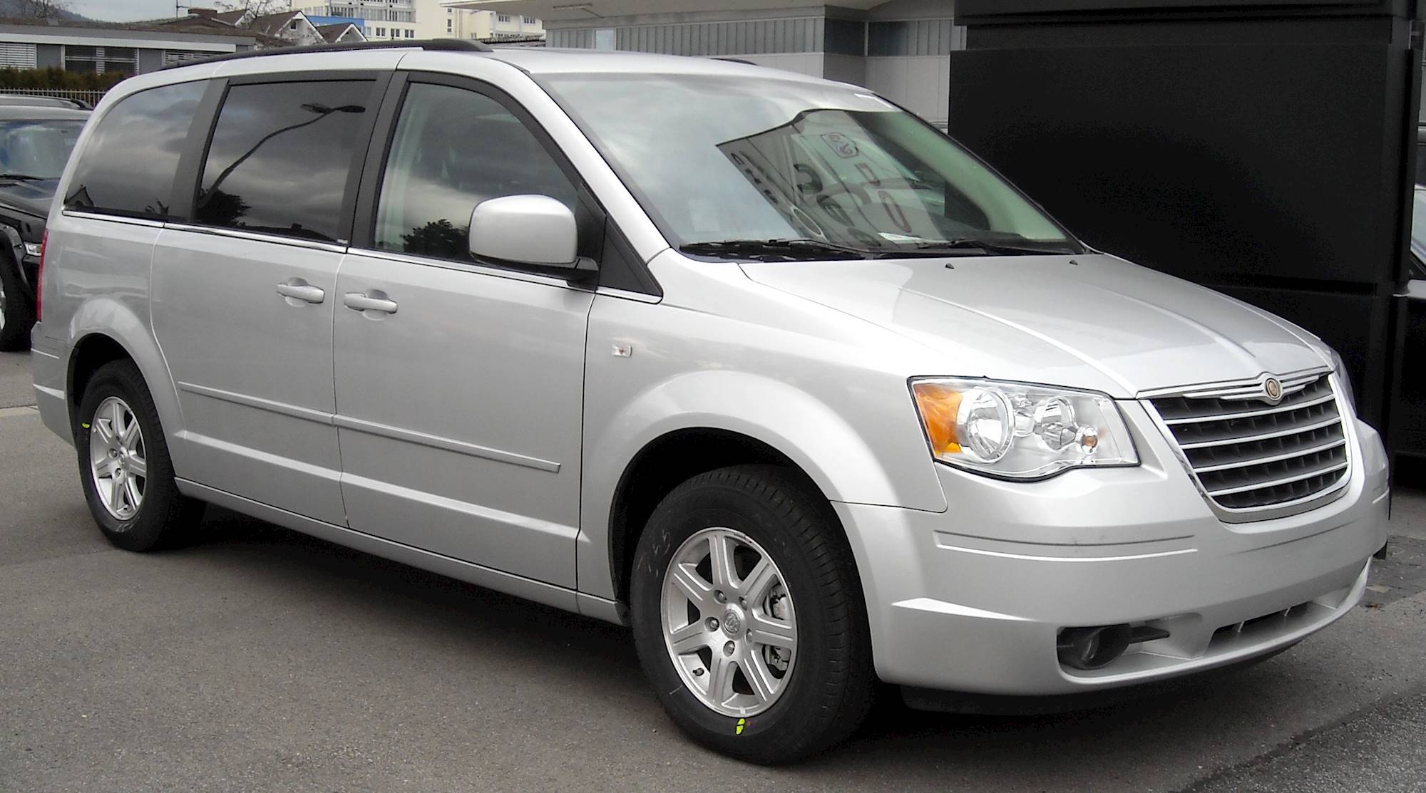 2014 Chrysler Town and Country Touring Passenger Minivan 3