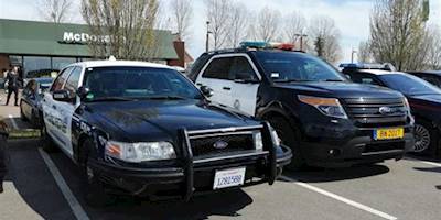 Ford Crown Victoria Police Fontana & Ford Explorer LAPD Po ...