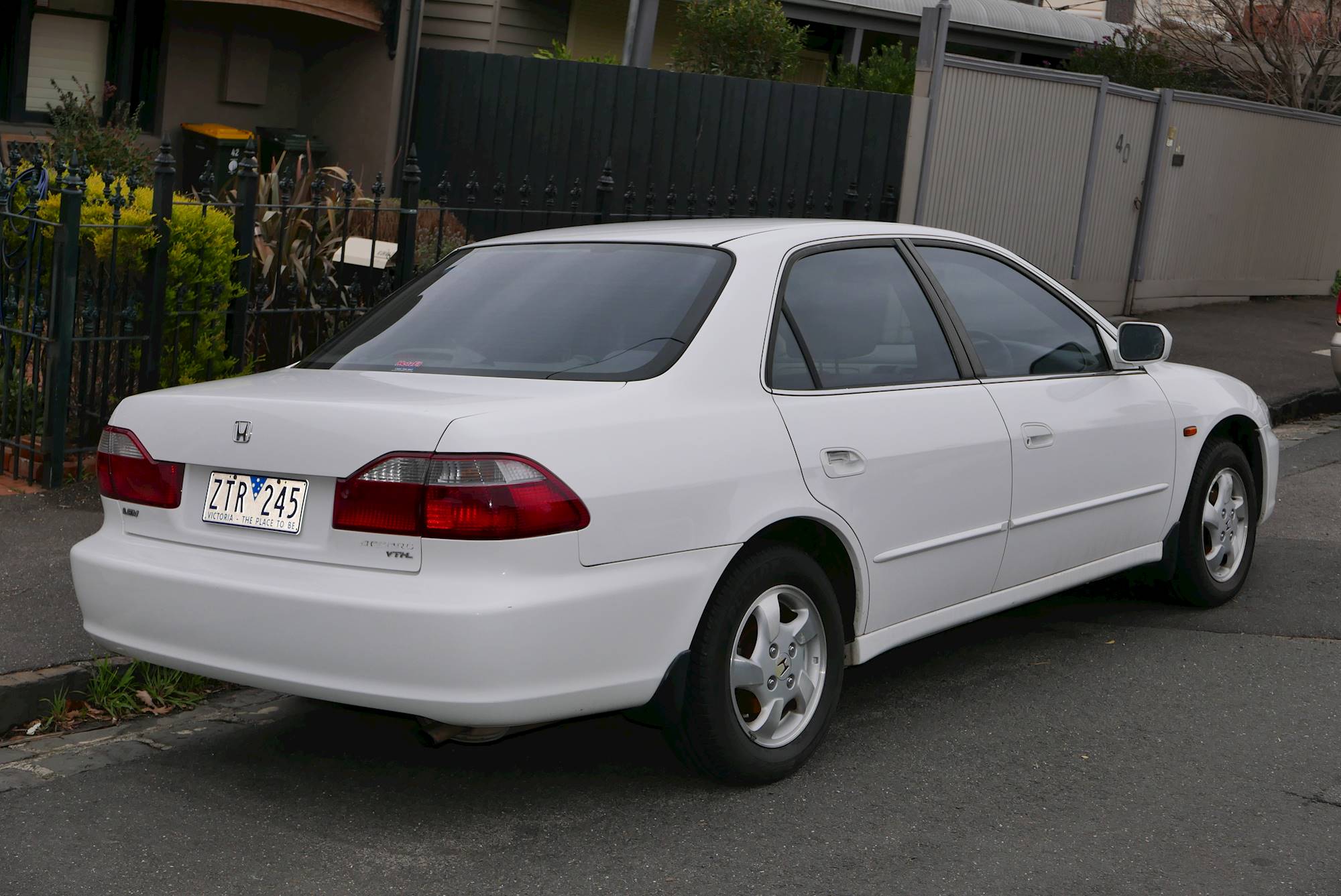 1999 Honda Accord EX V6 - Sedan 3.0L V6 auto